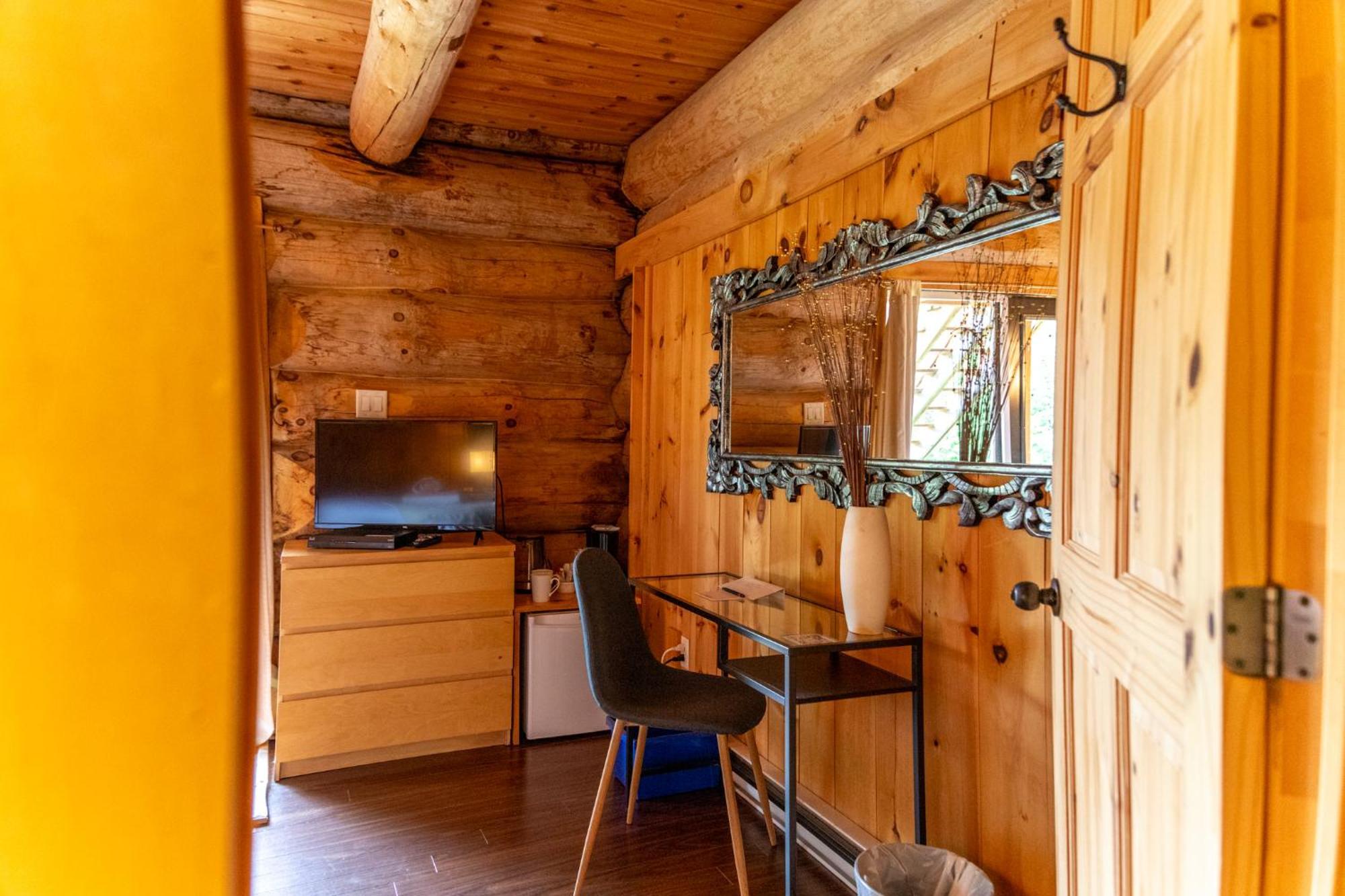 Auberge Couleurs De France Lac-Simon Екстер'єр фото